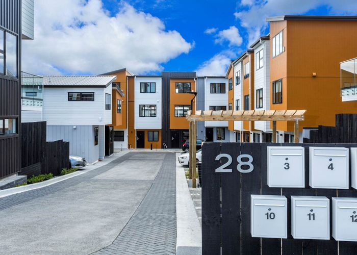  at 11/28 Lavelle Road, Henderson, Waitakere City, Auckland