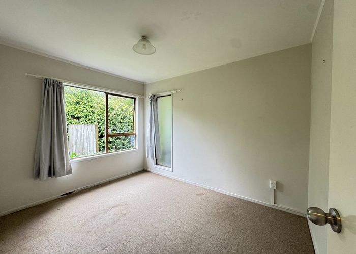  at 2/16 Knight Avenue, Mount Albert, Auckland City, Auckland