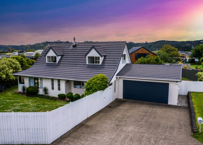  at 11 Sunny Crescent, Huapai, Kumeu