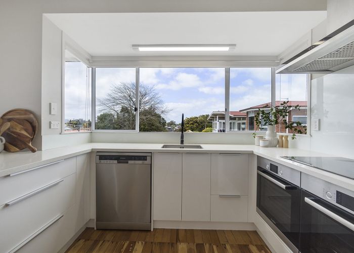  at 42 Byron Street, Leamington, Cambridge
