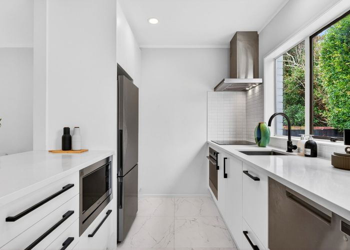  at 2/5a Tobruk Crescent, Milford, North Shore City, Auckland