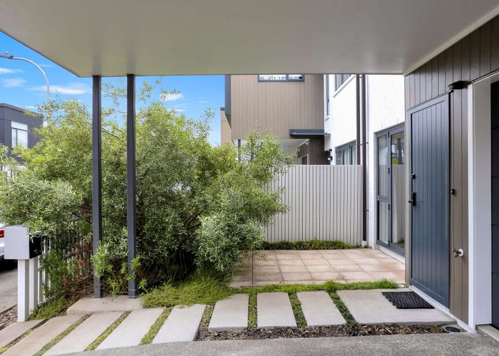 at 2 Alyssum Road, Mount Wellington, Auckland City, Auckland