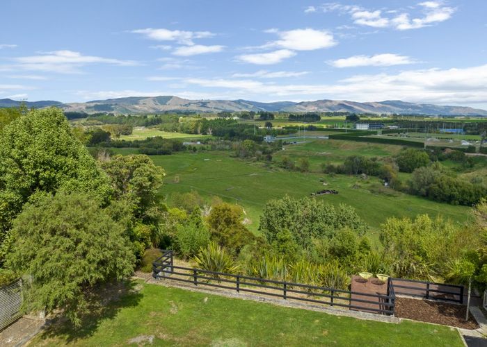  at 19 Springdale Grove, Fitzherbert, Palmerston North