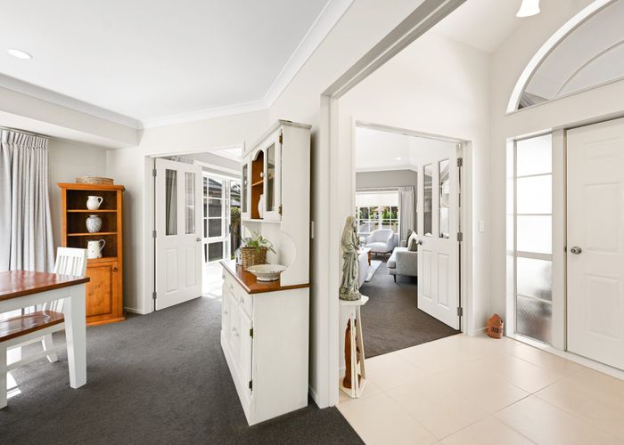  at 12 Raungawari Drive, Huntington, Hamilton