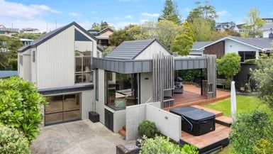  at 6 Trident Place, Shelly Park, Auckland