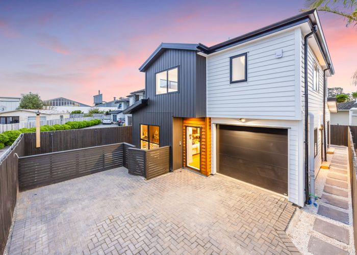  at 2/60 Reelick Ave, Pakuranga Heights, Manukau City, Auckland
