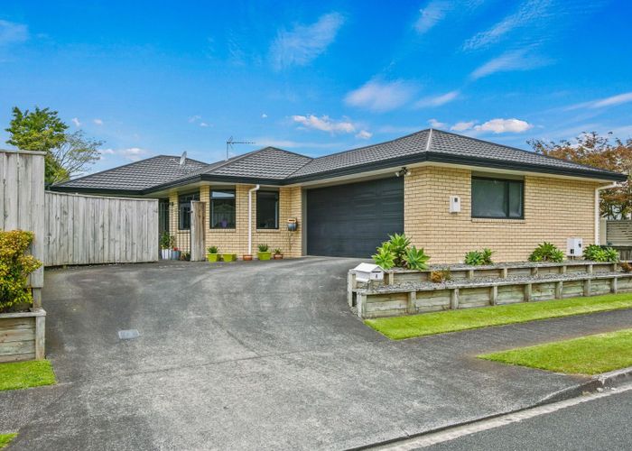  at 4 Maple Crescent, Whalers Gate, New Plymouth