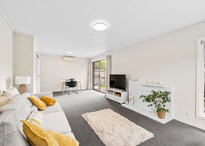  at 2/27 Tuirau Place, Ilam, Christchurch