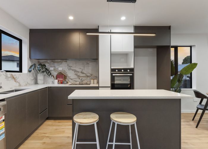  at 166F Rathgar Road, Henderson, Auckland