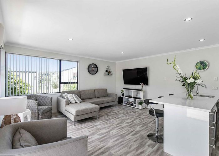  at 6 Glastron Place, Bayview, Auckland