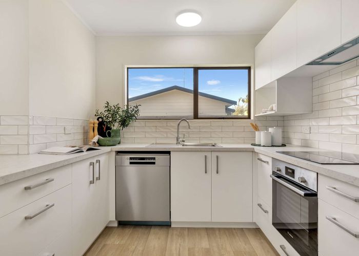  at 2/83 Gloucester Road, Mount Maunganui, Mount Maunganui