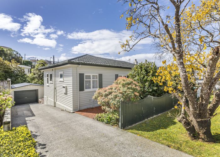 at 8 Lyndhurst Road, Tawa, Wellington, Wellington