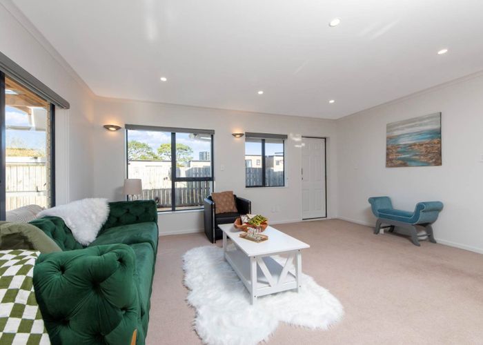  at 4A Kaponga Crescent, New Lynn, Auckland