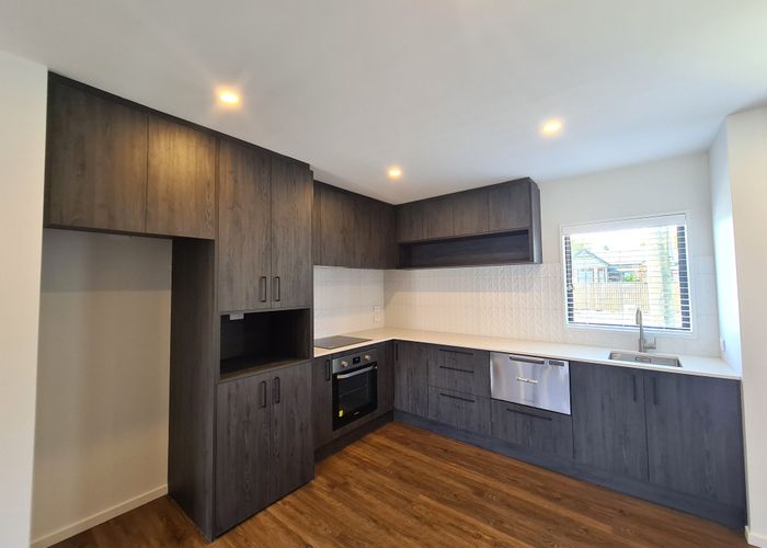  at 2/27 New Brighton Road, Shirley, Christchurch City, Canterbury