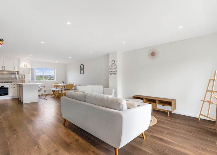  at 73 Bordeaux Parade, Te Atatu South, Waitakere City, Auckland