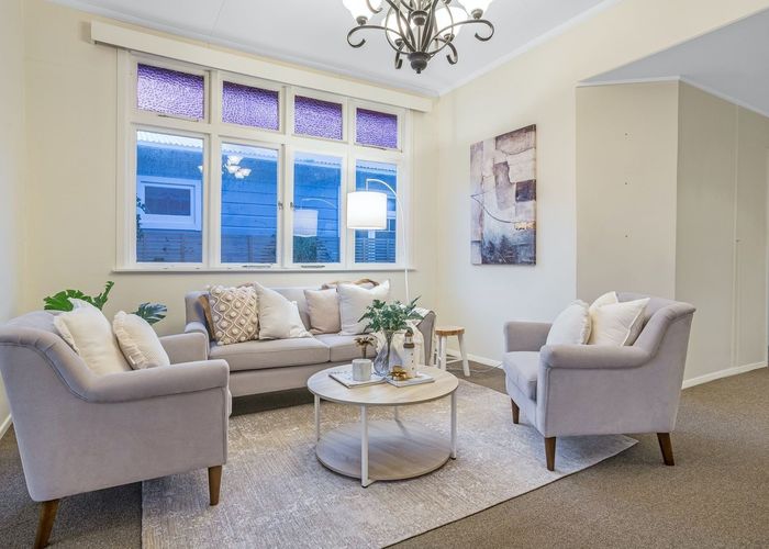  at 2 Sunset Parade, Plimmerton, Porirua, Wellington