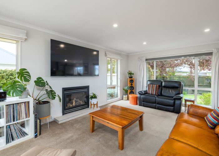 at 8 Napoleon Close, Harewood, Christchurch
