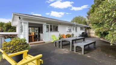  at 5 Karo Place, Glendene, Auckland