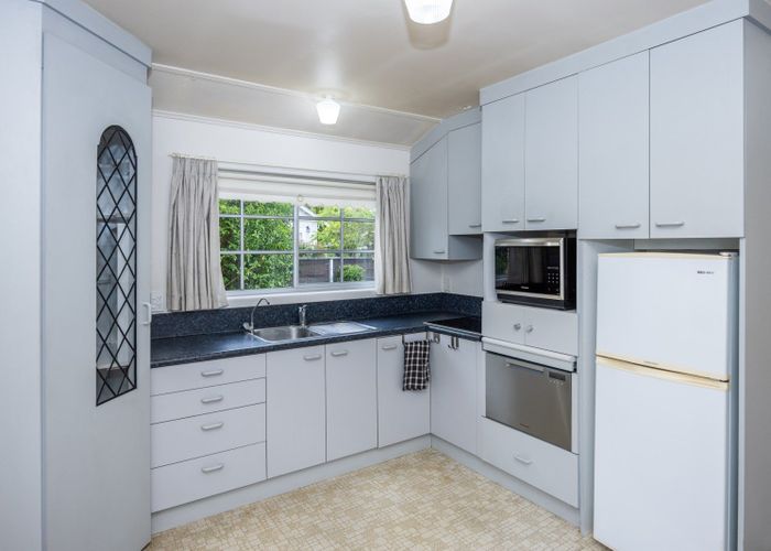  at 2/1130 Heaphy Terrace, Fairfield, Hamilton