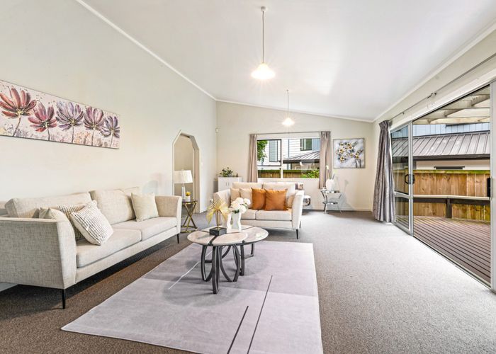  at 9 Pinehurst Place, Wattle Downs, Auckland