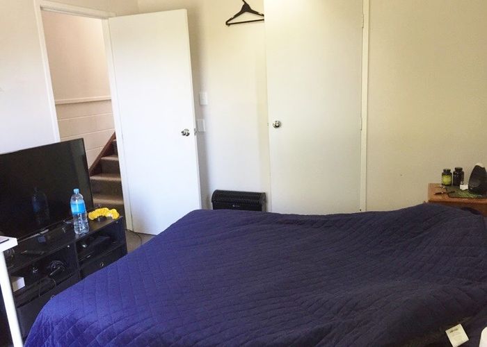  at 15 Glenvale Place, Glenfield, North Shore City, Auckland