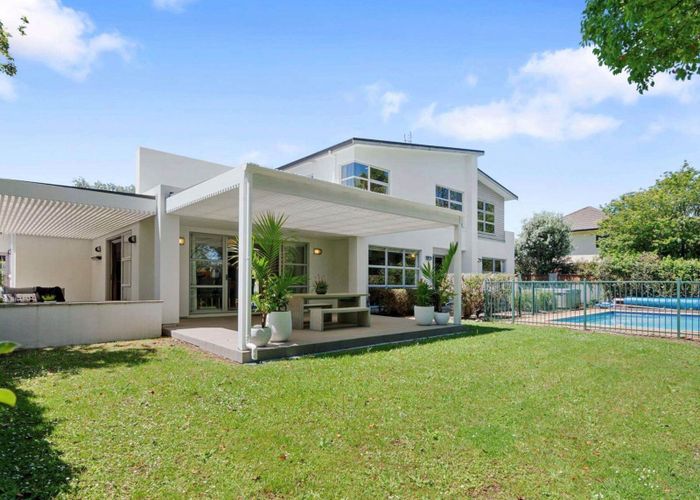  at 33 Oak Manor Drive, Albany, North Shore City, Auckland