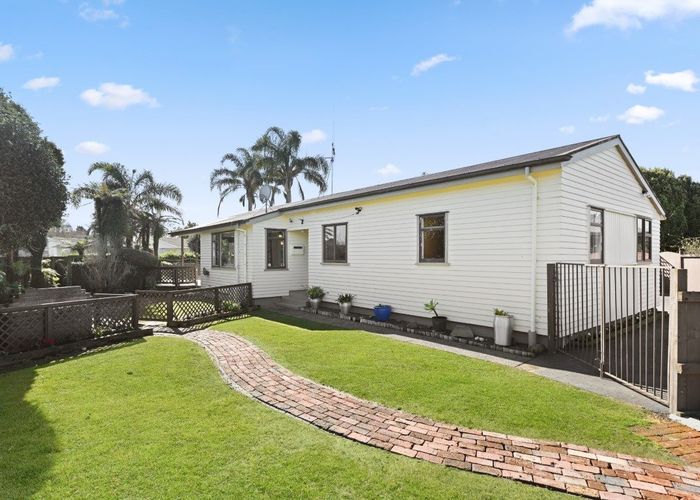  at 12 Lydiard Place, Chartwell, Hamilton, Waikato
