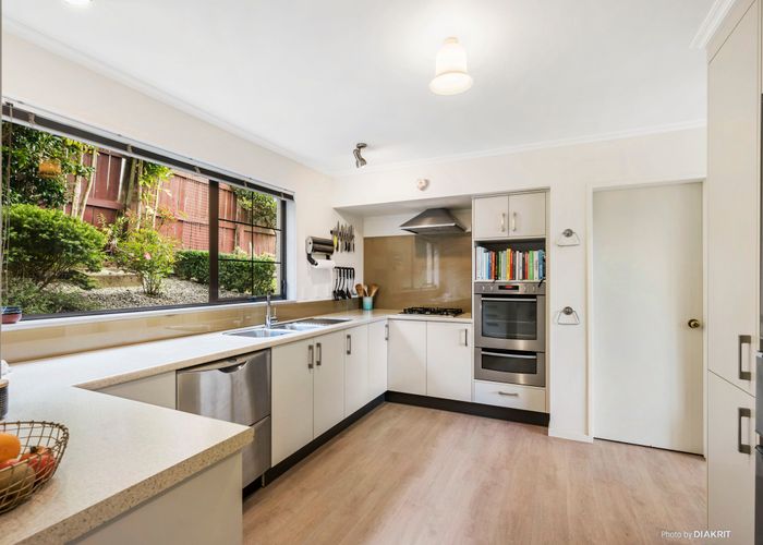  at 17 Paddington Grove, Karori, Wellington
