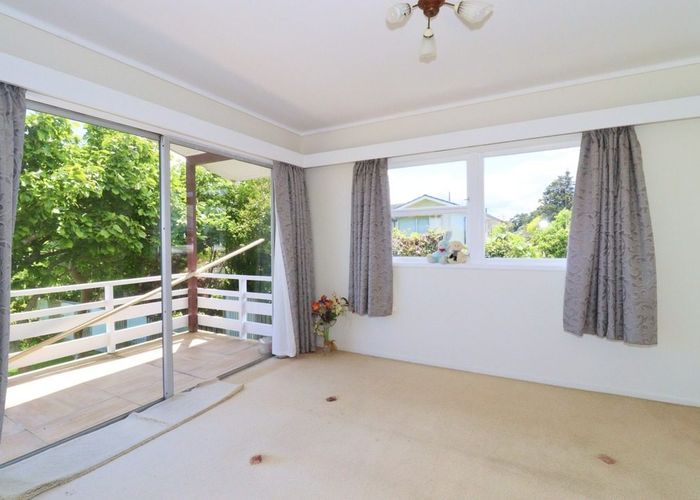  at 5 Patricia Place, Hill Park, Manukau City, Auckland