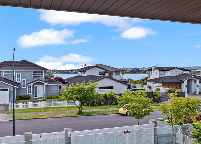  at 8 Milano Boulevard, Karaka, Franklin, Auckland