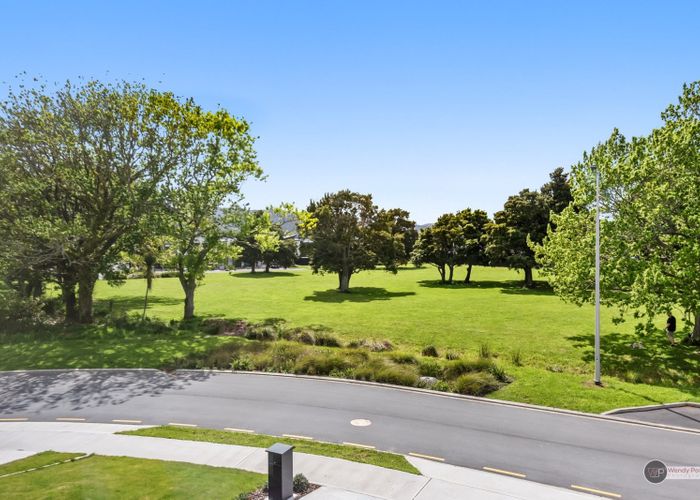  at 33 Leo Waikari Crescent, Wallaceville, Upper Hutt