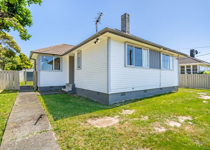  at 6 Mexted Crescent, Ranui, Porirua