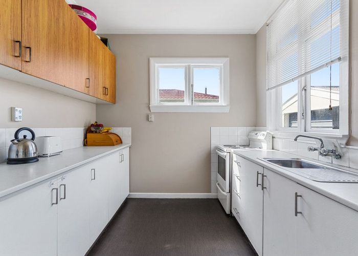 at 1/182 Simeon Street, Spreydon, Christchurch
