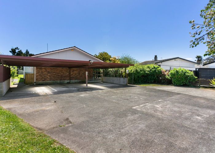  at 3a-3e Sturges Road, Henderson, Waitakere City, Auckland