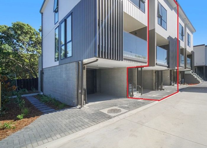  at 4/150 Royal Road, Massey, Waitakere City, Auckland
