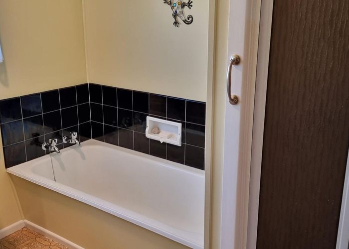  at 240 Ngatai Road, Cherrywood, Cherrywood, Tauranga, Bay Of Plenty