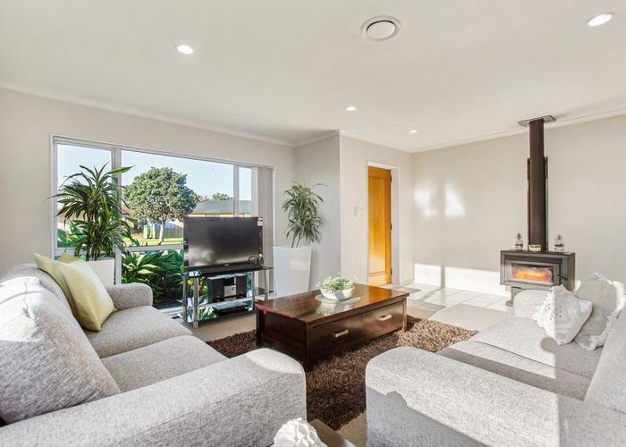  at 27 Morewa Place, Takanini, Auckland