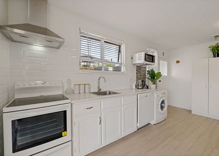  at 9 Morrie Laing Avenue, Mount Roskill, Auckland City, Auckland