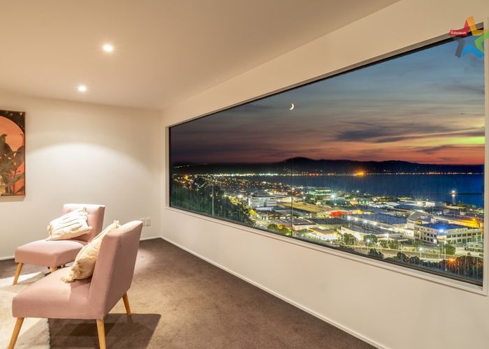  at 18 Korokoro Road, Korokoro, Lower Hutt