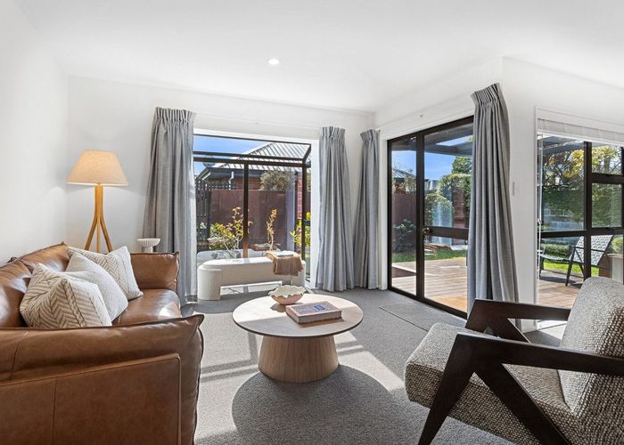  at 2/64 Searells Road, Strowan, Christchurch City, Canterbury