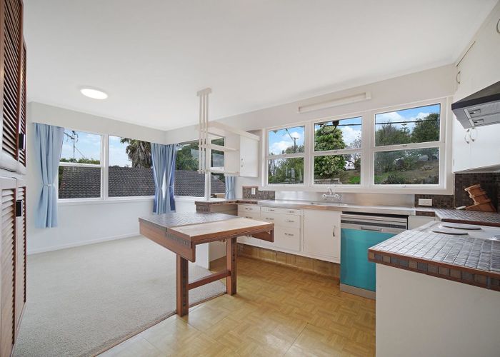  at 392 Glenfield Road, Glenfield, North Shore City, Auckland