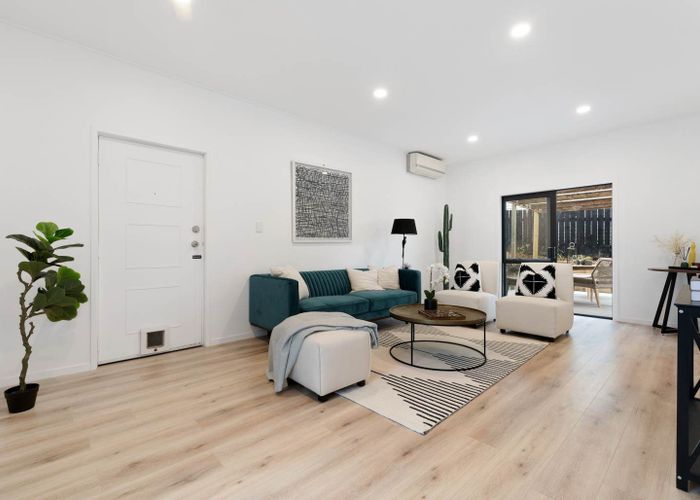  at 2/612 Beach Road, Browns Bay, North Shore City, Auckland