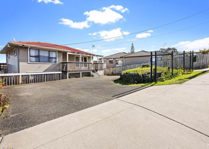  at 15 Colwill Road, Massey, Waitakere City, Auckland