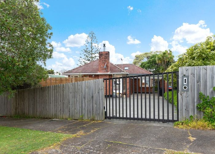  at 24 Trinidad Street, Blockhouse Bay, Auckland City, Auckland