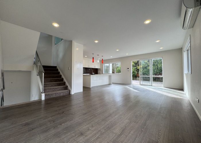 at 39 Travis View Dr--Viewing--On Sat 2nd Aug at 2:20-2:40pm, Albany, North Shore City, Auckland
