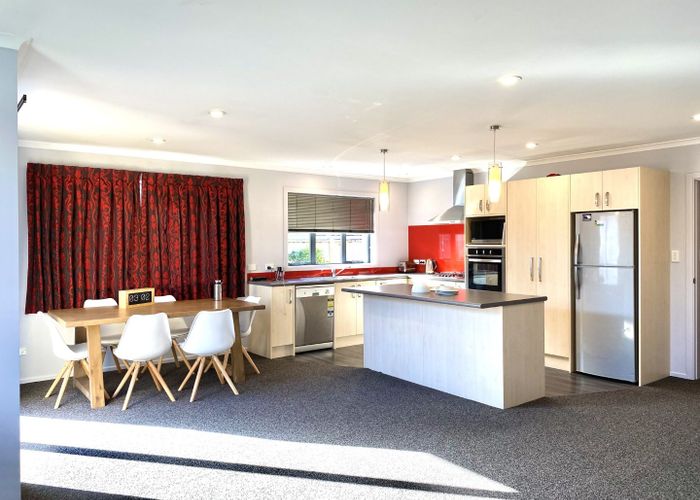  at 3a Oxford Crescent, Ebdentown, Upper Hutt, Wellington