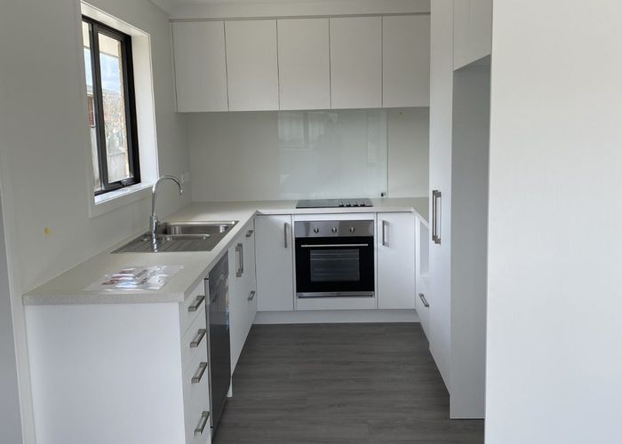  at 297 Clarkin Road, Fairfield, Hamilton