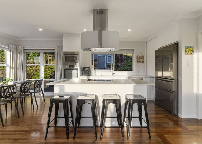  at 48 Newhaven Terrace, Mairangi Bay, North Shore City, Auckland