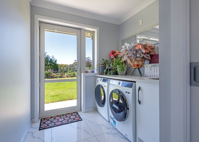  at 2 Tutakarae Road, Kelvin Grove, Palmerston North, Manawatu / Whanganui