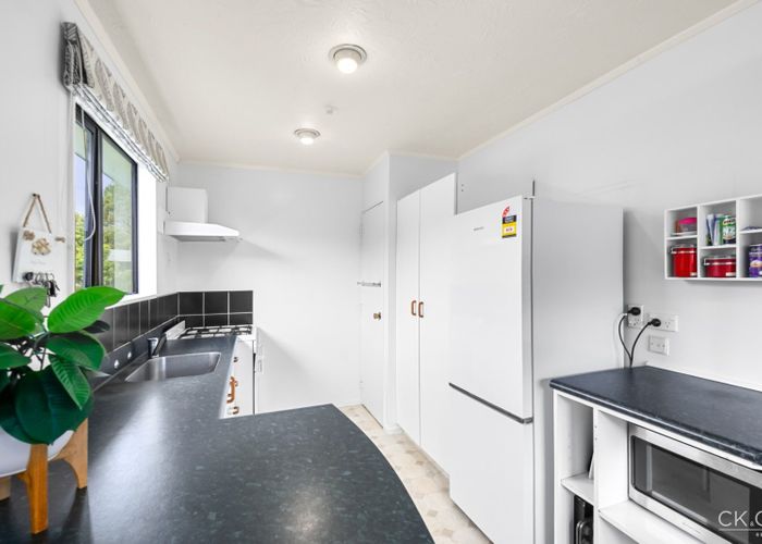  at 180 Holborn Drive, Stokes Valley, Lower Hutt, Wellington